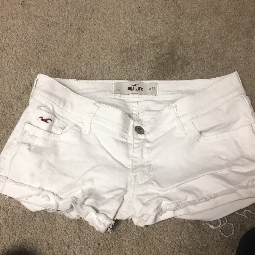 White Hollister shorts